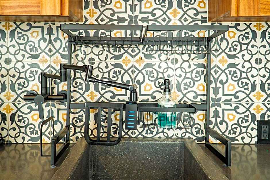 Flamboyan Hotel & Residences