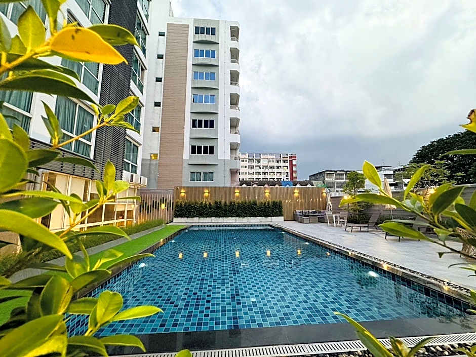 Three Seasons Bangkok