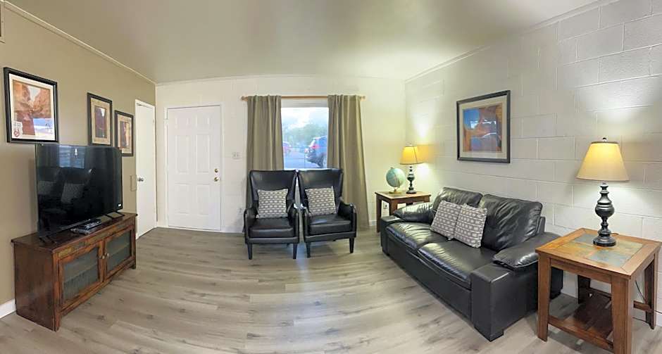 Lake Powell Motel & Apartments