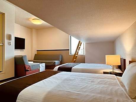 Premium Twin Room, Non Smoking (B-LOFT)