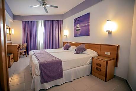 SUPERIOR SUITE WITH BALCONY 3 ADULTS