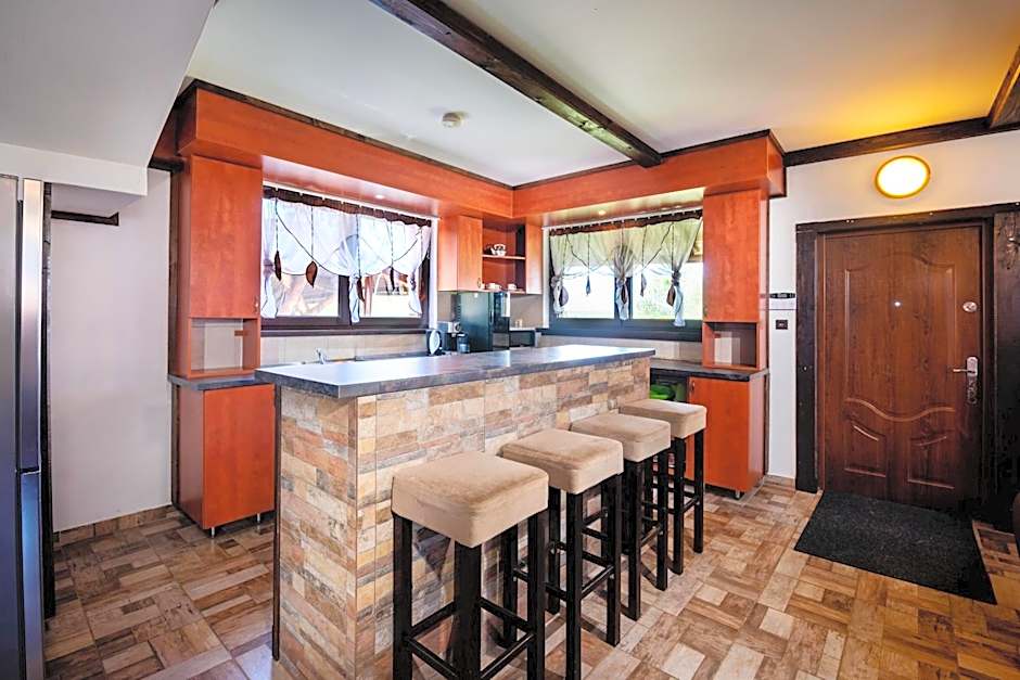 CHATY - woodyganovce sk