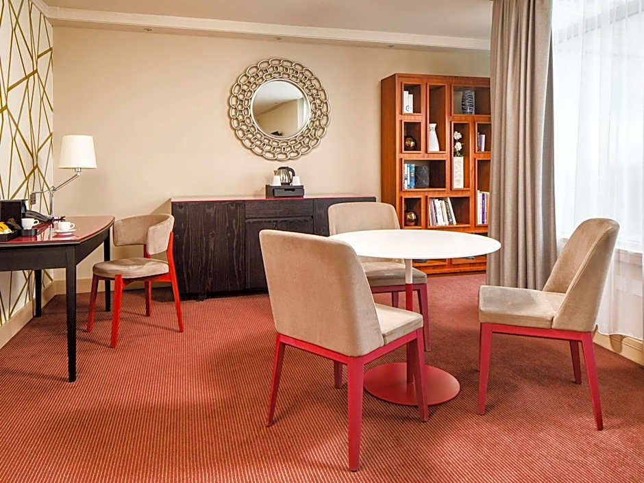 Holland House Hotel Cardiff By Sunday