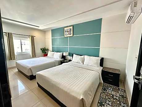 Family Room  With Window