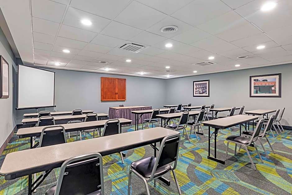 Best Western Plus North Shore Hotel