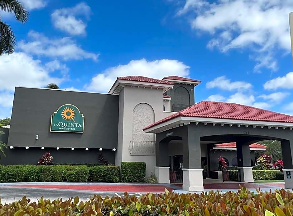 La Quinta Inn & Suites by Wyndham Fort Lauderdale Cypress Creek