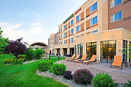 Courtyard by Marriott Louisville Northeast