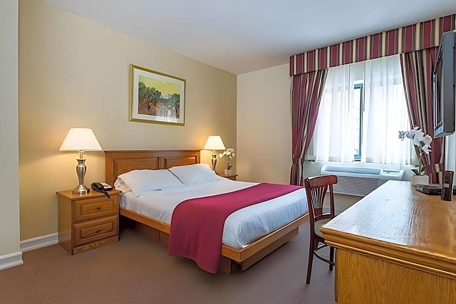 Chelsea Savoy Hotel