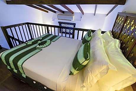 Standard Double Decker