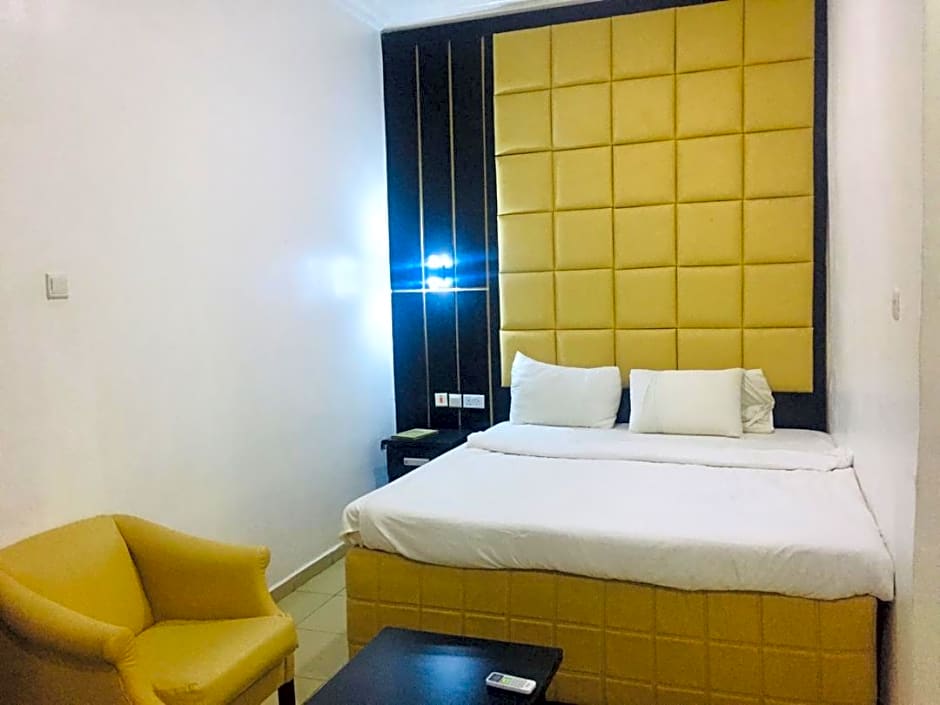 Silverland Hotels and Suites