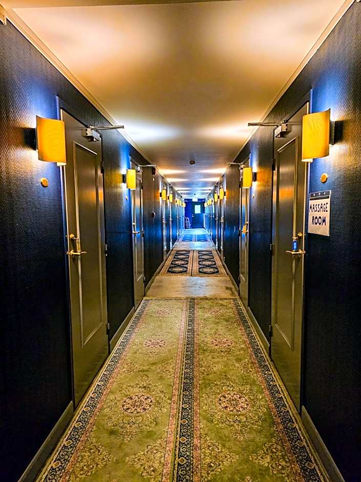 Nature Shelter Hotel