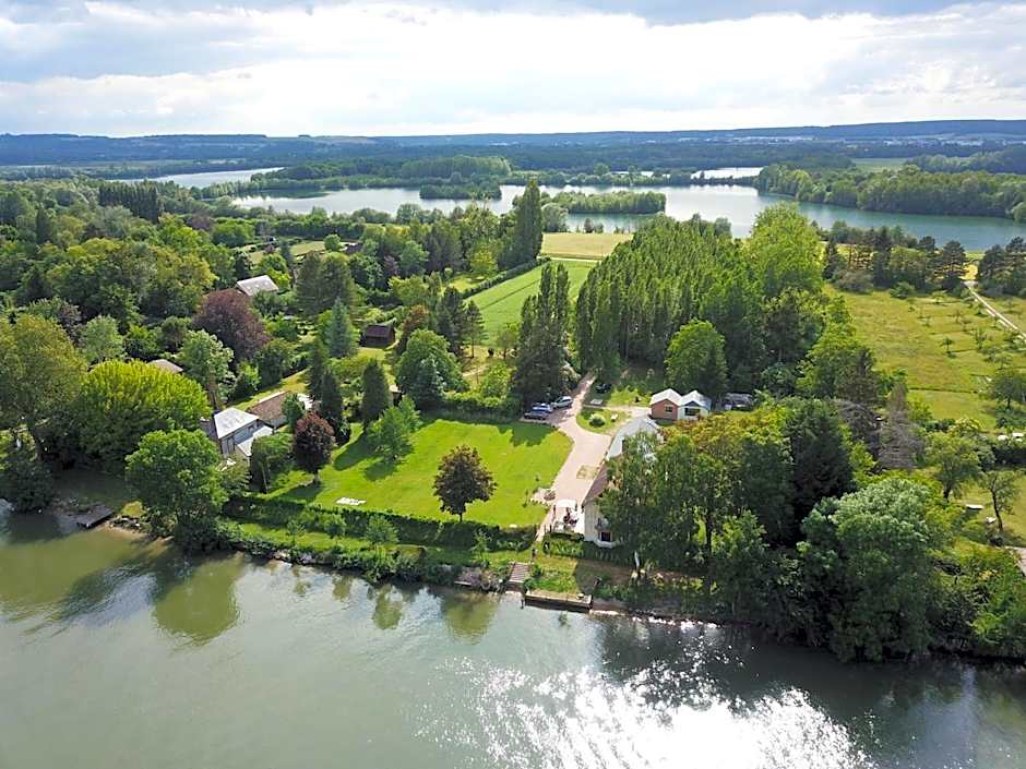 Photo 1 of 50 of Clairseine