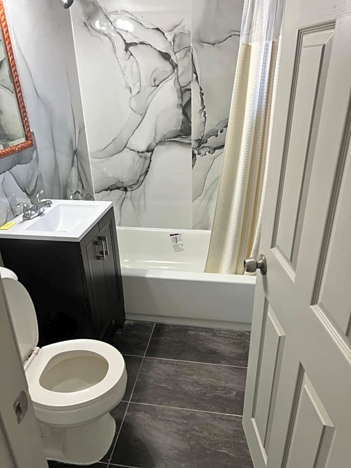 Miami Inn & Suites