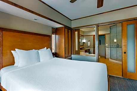 1 Bedroom 1 Queen Sunset Suite