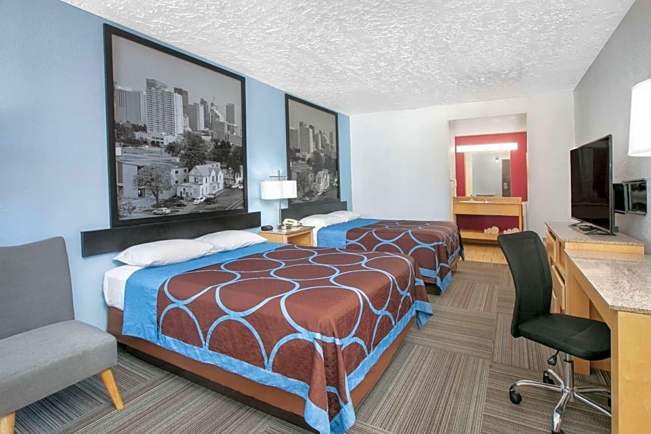 Super 8 by Wyndham City of Moore