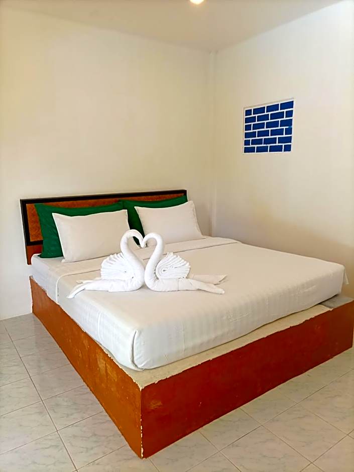 Khaolak Banana Bungalow