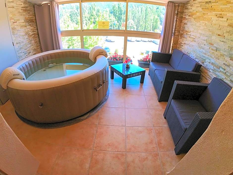 Logis Hotel Restaurant Mas de la Prairie