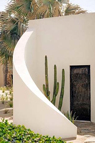 One-Bedroom Premium Suite - Beachfront