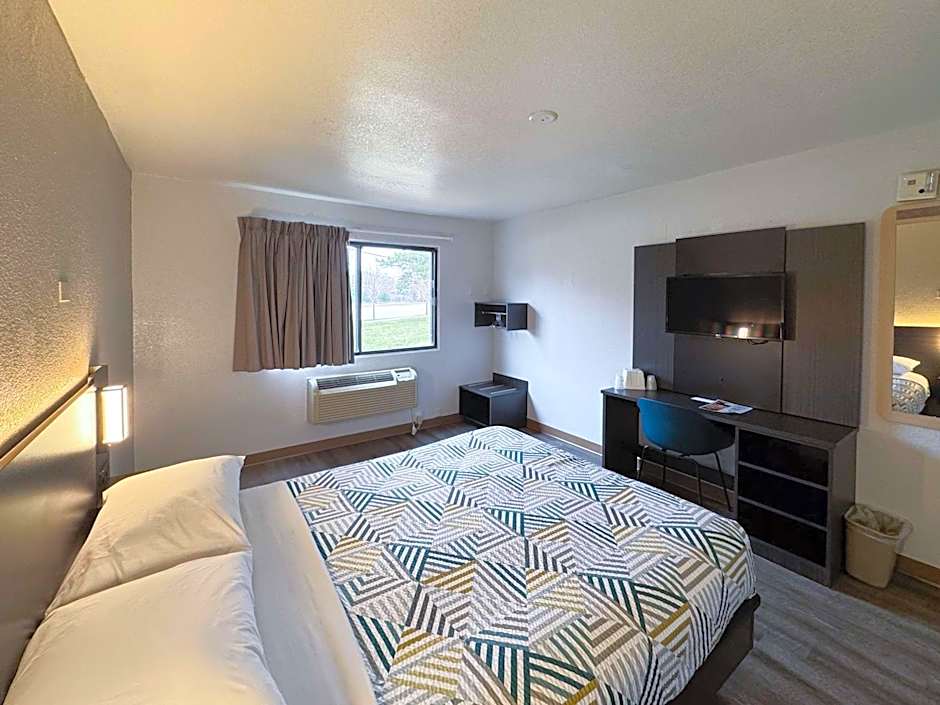 Motel 6-Glenview, IL - Chicago North