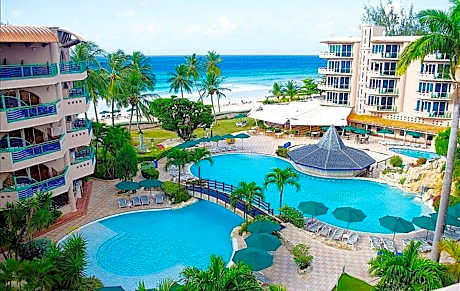 Suite, 2 Bedrooms, Pool View (1 King Bed, 2 Twin Beds and 1 Double Sofa Bed)