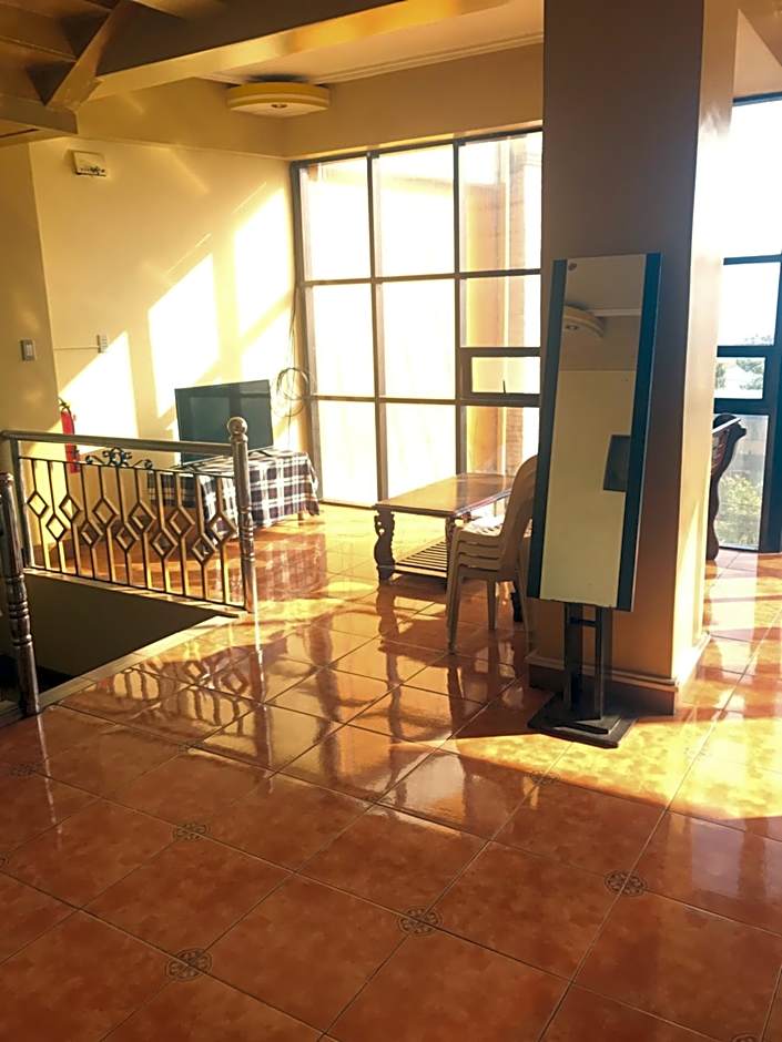 ASHBURN'S TRANSIENT BAGUIO - 3rd to 5th floor BASIC SLEEP and GO Accommodation, WITH PARKING, NO ELEVATOR