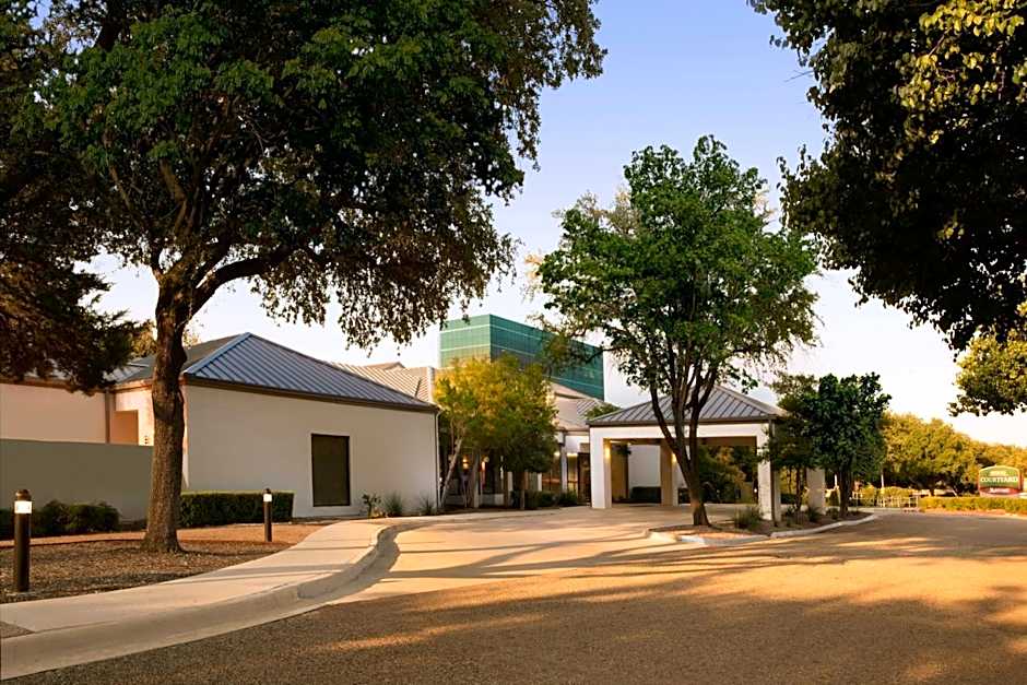 Courtyard by Marriott Dallas Las Colinas