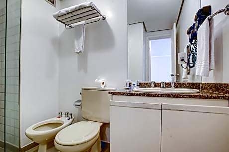 Single Superior Queen Apartment