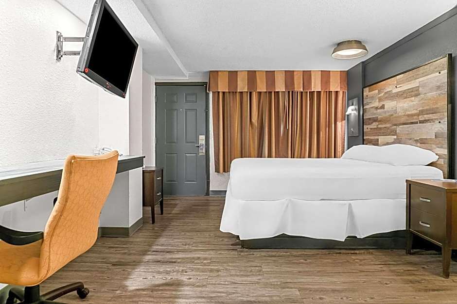 Rodeway Inn & Suites Saginaw I-675