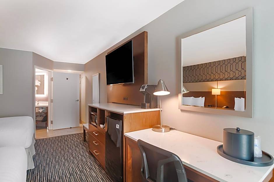 Best Western Plus Commerce Hotel