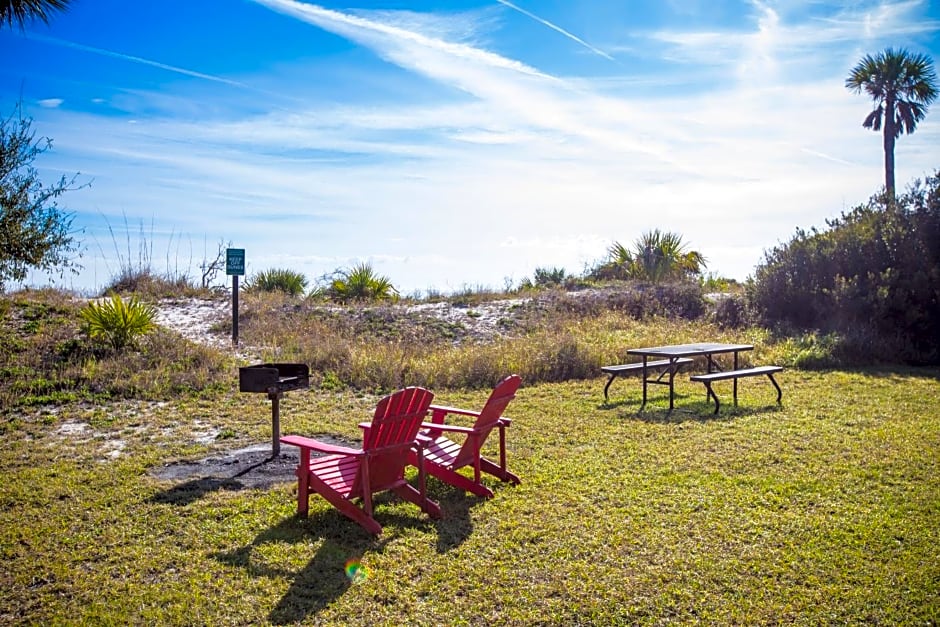 Days Inn & Suites by Wyndham Jekyll Island
