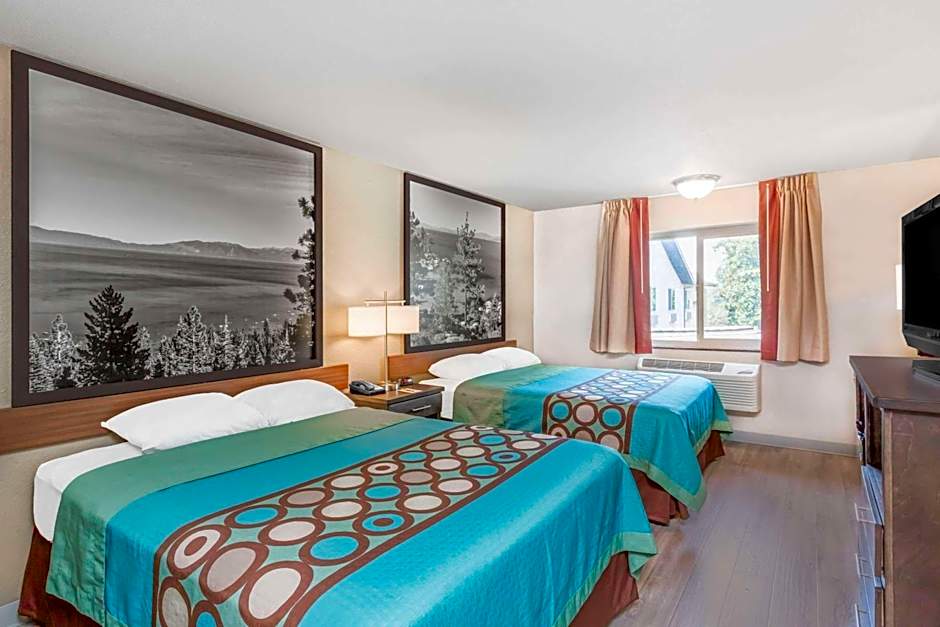 Super 8 by Wyndham Redding