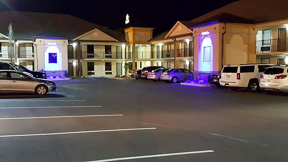 Baymont by Wyndham Clarksville