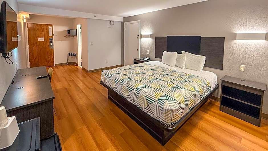 Motel 6-Oklahoma City, OK - South