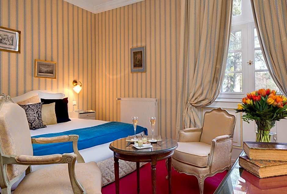 Chateau De Beauvois - Younan Collection