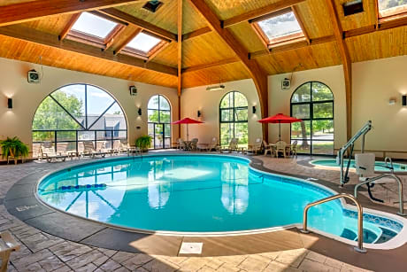 Comfort Inn At Thousand Hills