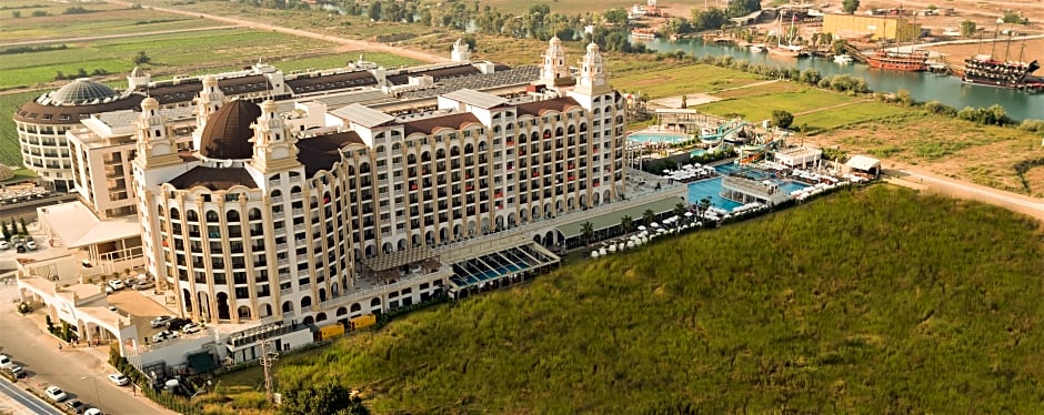 J'Adore Deluxe Hotel & Spa