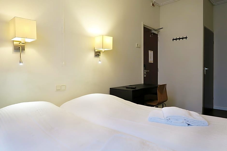Hotel Carillon