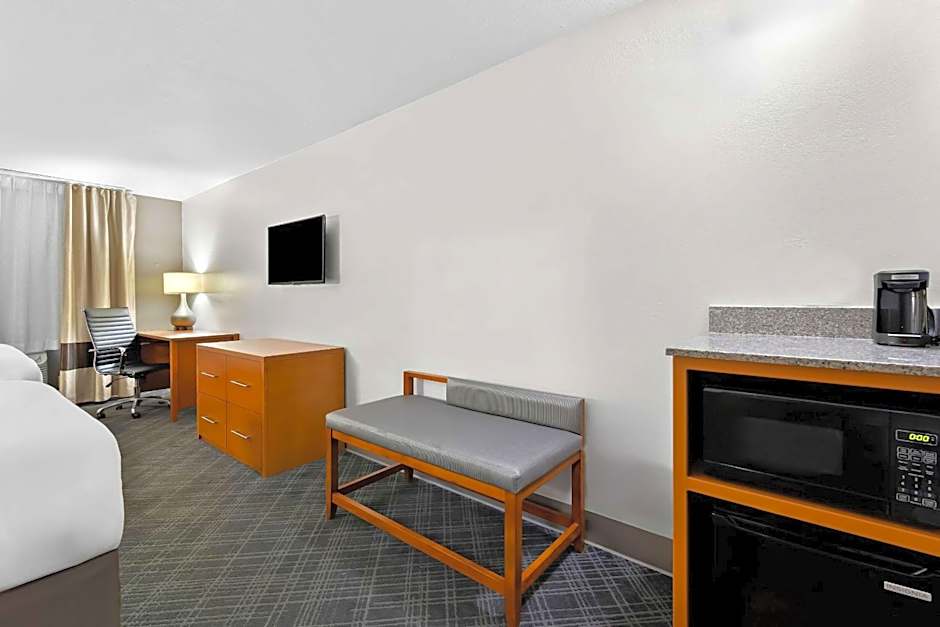 Comfort Inn & Suites Nashville Near Tanger Outlets I-24 Antioch