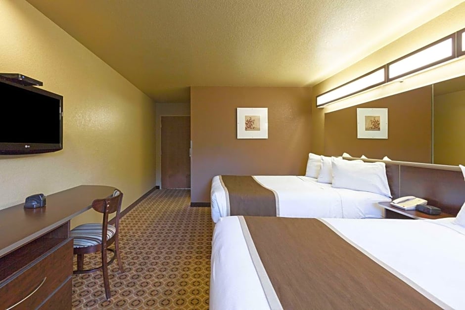Microtel Inn & Suites by Wyndham Searcy
