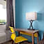 Day's Inn & Suites by Wyndham Indianapolis Airport East