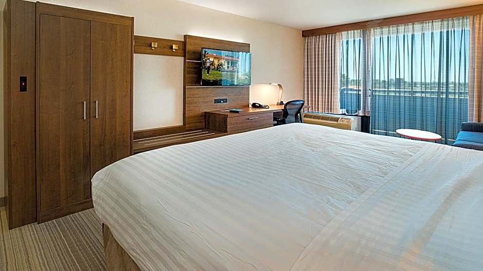 Holiday Inn Express Fullerton By IHG