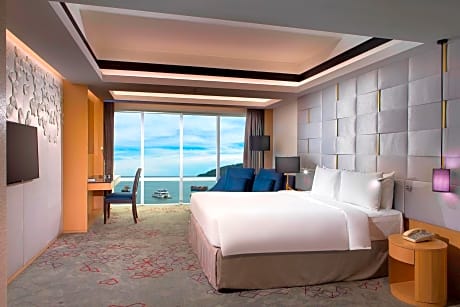 King Room with Sea View - Club Lounge Access