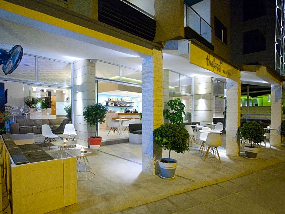 Costantiana Beach Hotel Apartments