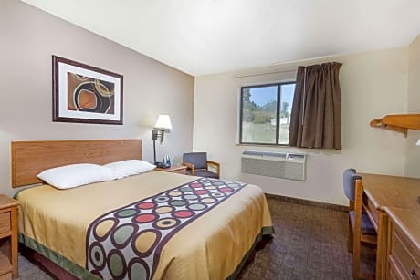 1 Queen Bed Non-Smoking