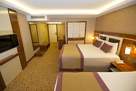 Junior Suite with Garden View