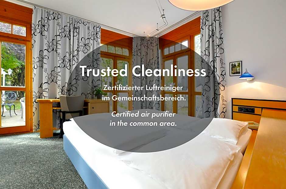 Villa Waldperlach by Blattl