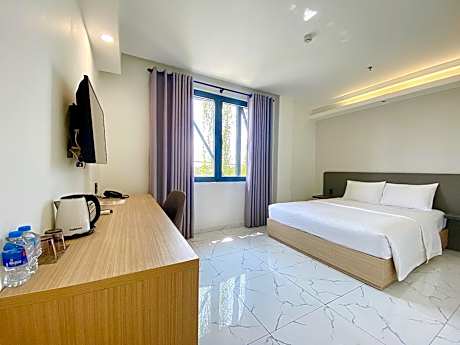 Standard Queen Room