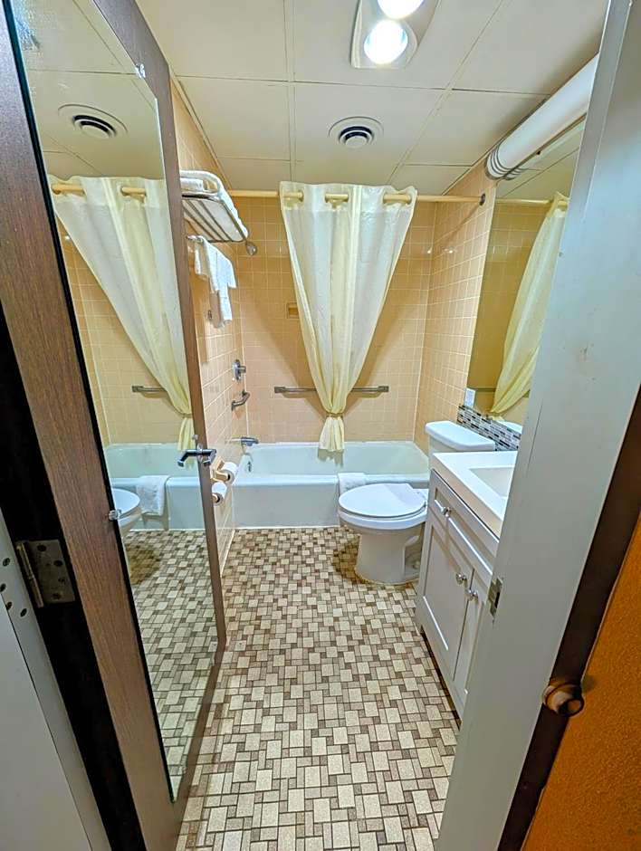 Travelodge by Wyndham Forsyth