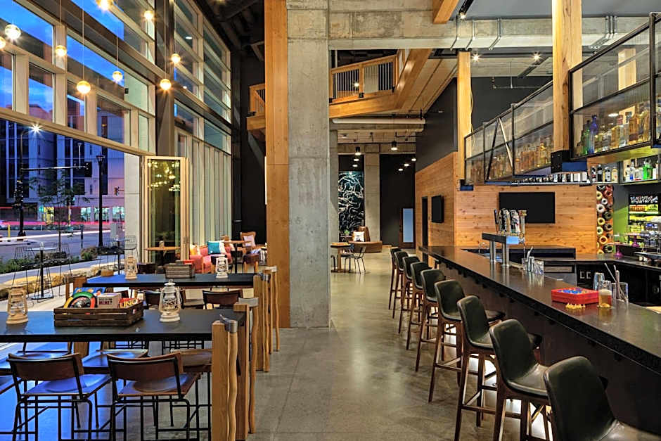 Moxy Minneapolis Downtown