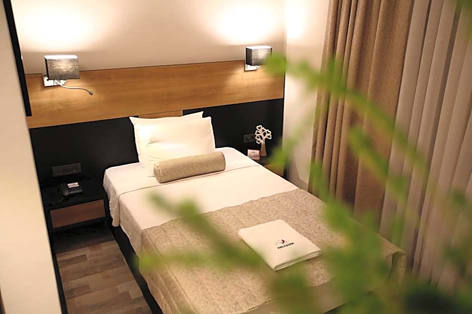 Kalevera Hotel